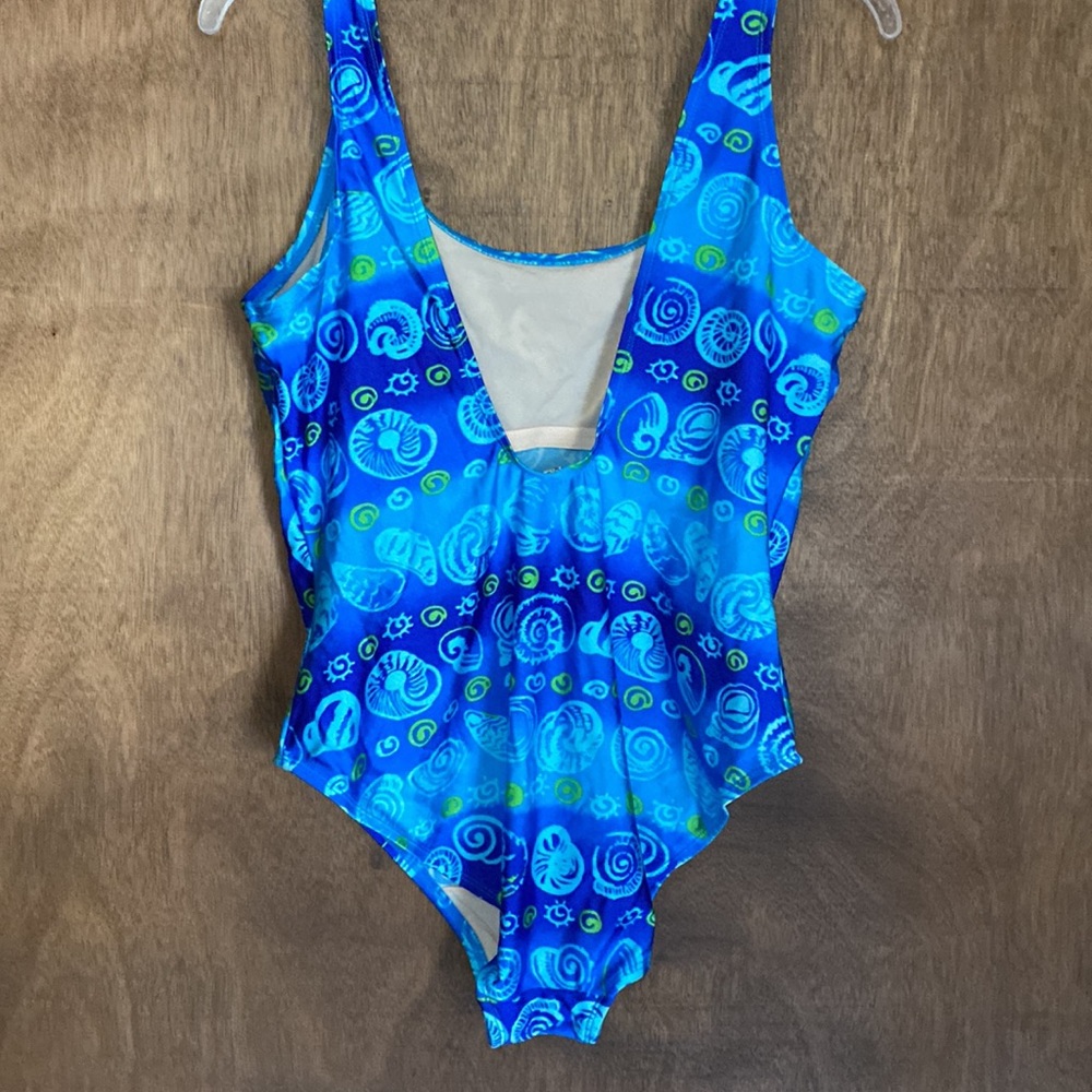 Basic Editions one piece - Picture 2 of 5